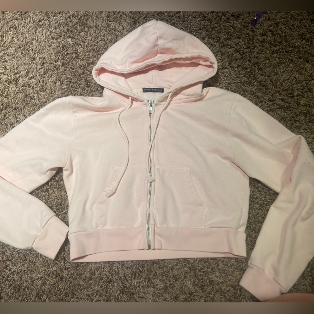 Brandy Melville Cropped light pink hoodie, one size (fits XS/S)
